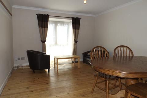 3 bedroom house to rent, Great Southsea Street, Southsea, PO5