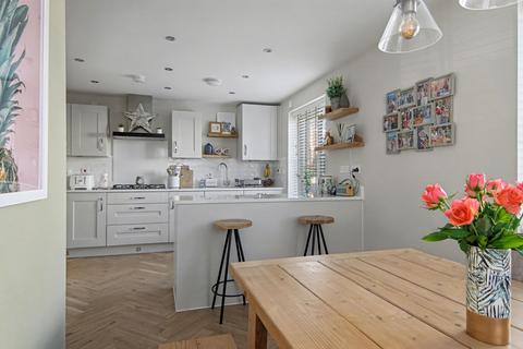4 bedroom detached house for sale, Sandstone Avenue, Keresley End, CV7