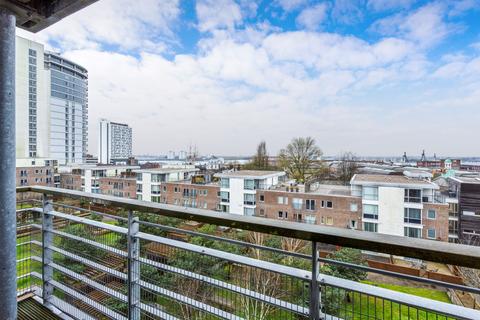 2 bedroom apartment to rent, Ramillies House, Portsmouth, PO1