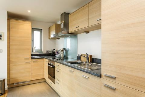 2 bedroom apartment to rent, Ramillies House, Portsmouth, PO1