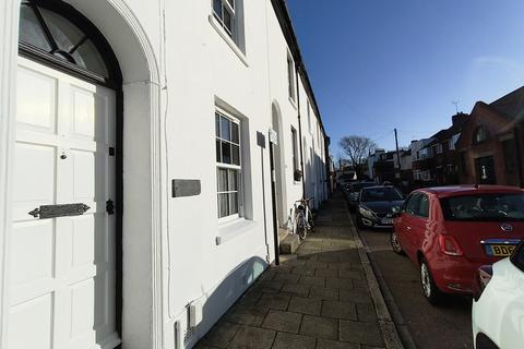 3 bedroom house to rent, Sussex Road, Southsea, PO5
