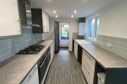 3 bedroom house to rent, Sussex Road, Southsea, PO5