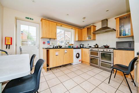 5 bedroom end of terrace house for sale, Cunningham Avenue, Hatfield