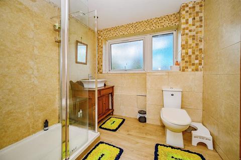 2 bedroom flat for sale, Hewitt Close, Wheathampstead, St. Albans