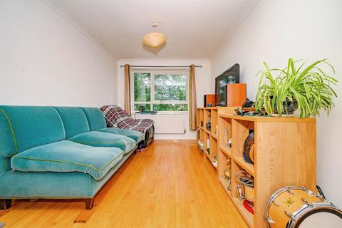 2 bedroom flat for sale, Hewitt Close, Wheathampstead, St. Albans
