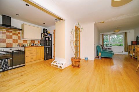 2 bedroom flat for sale, Hewitt Close, Wheathampstead, St. Albans