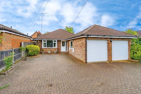 3 bedroom detached bungalow for sale, Oaklands Lane, Smallford, St. Albans
