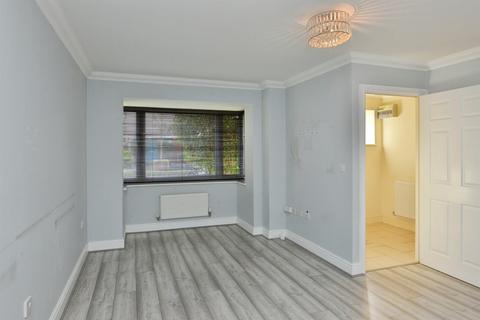 4 bedroom semi-detached house for sale, Selkirk Drive, Oakridge Park, Milton Keynes