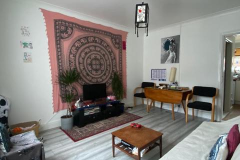 3 bedroom house to rent, Cross Street, Southsea, PO5