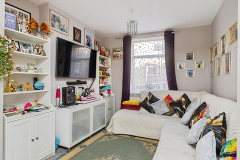 3 bedroom terraced house for sale, Hilton Road, Newton Abbot