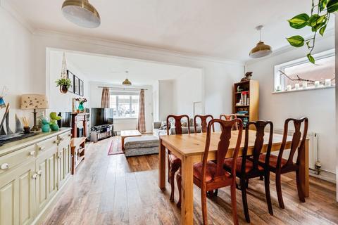2 bedroom semi-detached house for sale, Wynndale Close, SWINDON