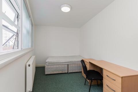 1 bedroom in a house share to rent, Guildhall Walk, Portsmouth, PO1