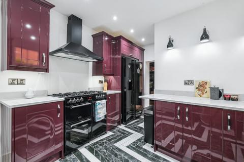 4 bedroom end of terrace house for sale, Bury Street, Newport Pagnell