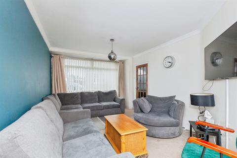4 bedroom semi-detached house for sale, Coombe Rise, Oadby, Leicester