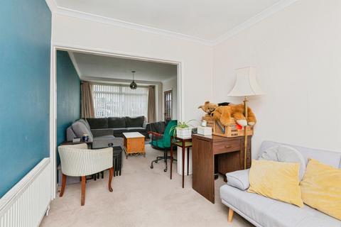4 bedroom semi-detached house for sale, Coombe Rise, Oadby, Leicester