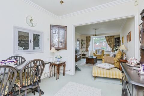 undefined, Kew Drive, Oadby, Leicester