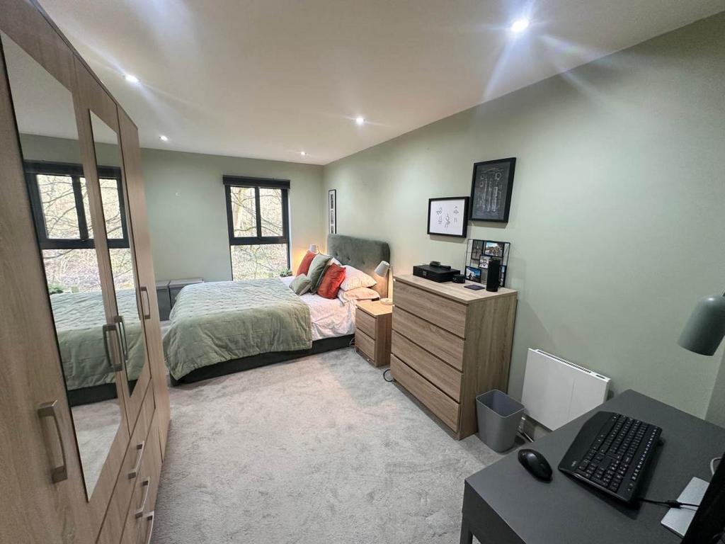 Bedroom 1 (3)