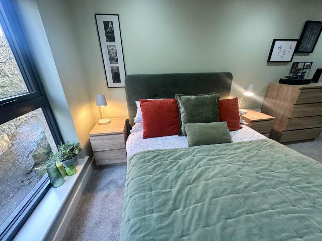 Bedroom 1 (6)
