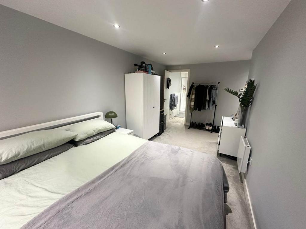 Bedroom 2 (6)