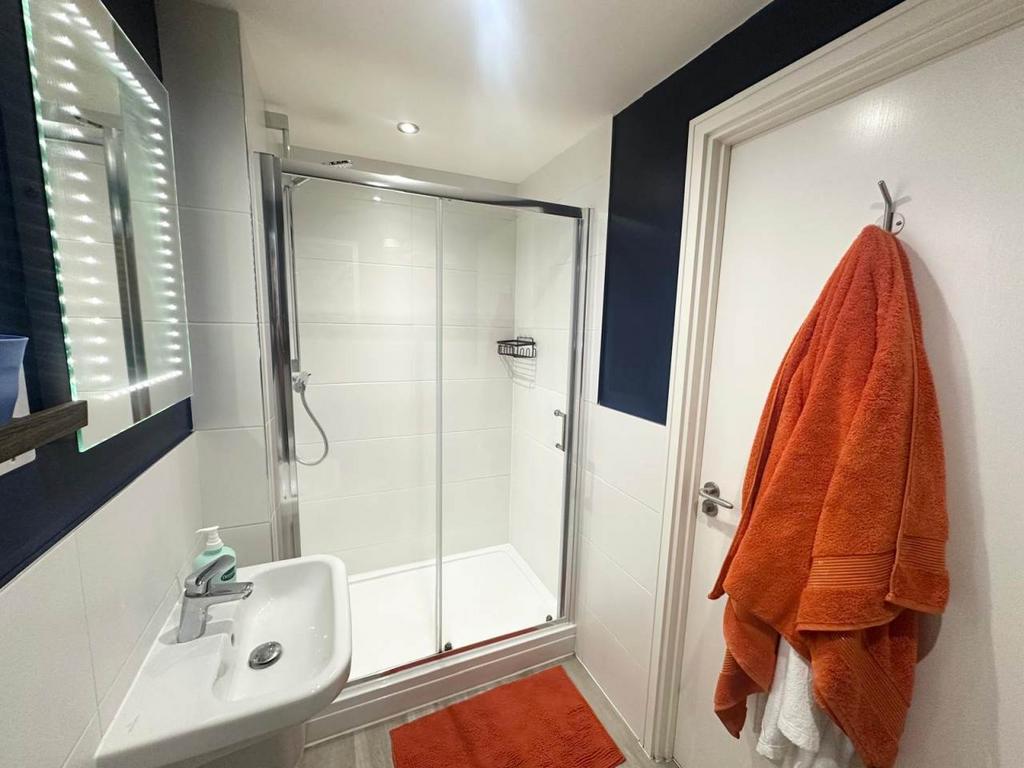 Bathroom (3)