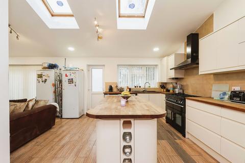 3 bedroom semi-detached house for sale, Newbury Lane, Oldbury