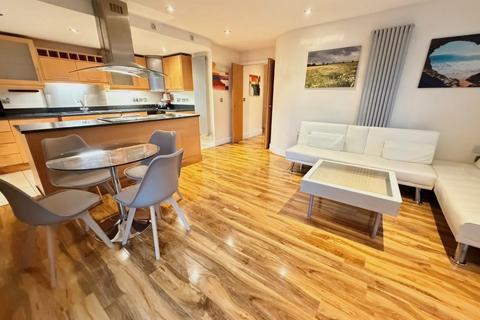 2 bedroom flat to rent, Millharbour, London, E14