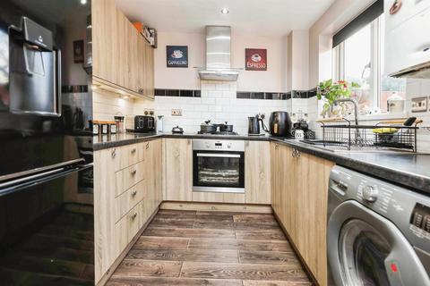 3 bedroom terraced house for sale, Mallard Drive, OLDBURY