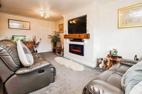 3 bedroom terraced house for sale, Mallard Drive, OLDBURY