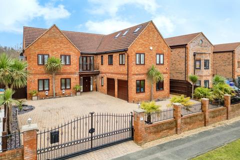 undefined, Ashford Crescent, Grange Farm, Milton Keynes