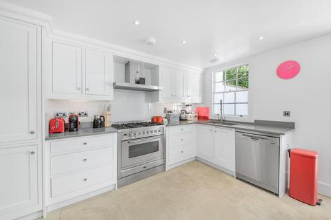 3 bedroom detached house to rent, Christchurch Street, London SW3