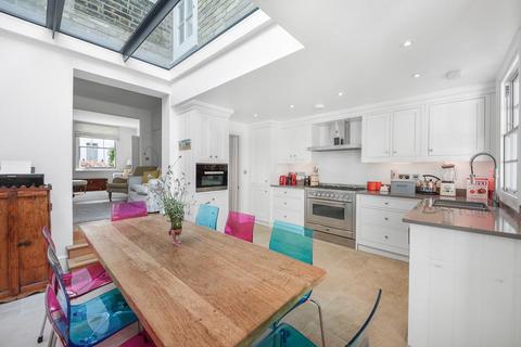 3 bedroom detached house to rent, Christchurch Street, London SW3
