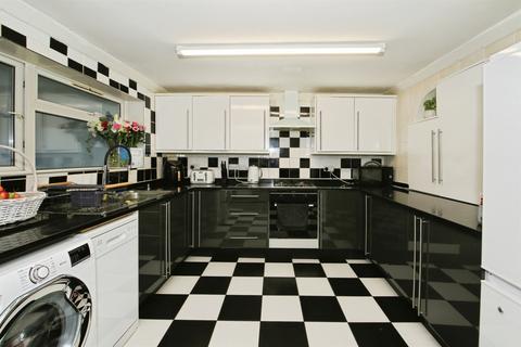 5 bedroom detached house for sale, Welland Road, Dogsthorpe, Peterborough