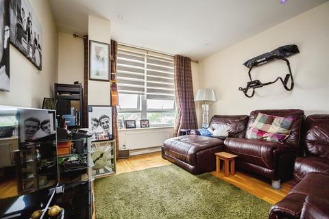 2 bedroom flat for sale, Park Street, Ashford