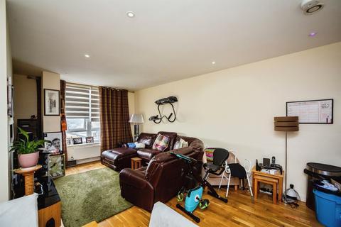 2 bedroom flat for sale, Park Street, Ashford