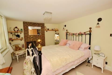 3 bedroom detached house for sale, South Street, Lydd, Romney Marsh