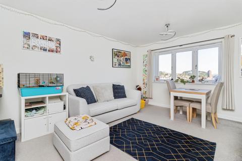 2 bedroom flat for sale, Winner Street, Paignton