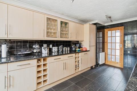 3 bedroom terraced house for sale, Gibson Road, Paignton