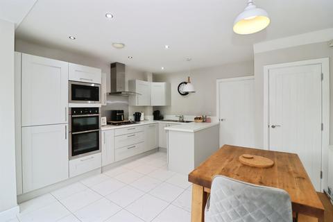 4 bedroom semi-detached house for sale, Hunters Walk, Chesterfield