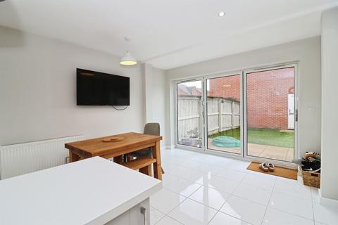 4 bedroom semi-detached house for sale, Hunters Walk, Chesterfield