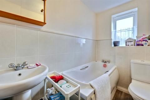 undefined, Spruce Road, Nuneaton, CV10