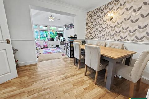 4 bedroom detached house for sale, Kentstone Close, Northampton NN2