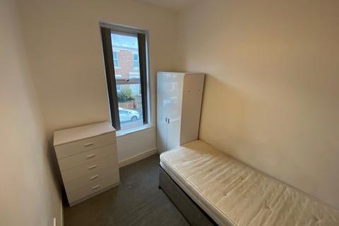 undefined, Room 3, Windsor Avenue, Gateshead, NE8