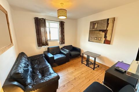 4 bedroom flat to rent, Arthur Street, NOTTINGHAM, NG7