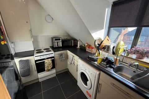 4 bedroom flat to rent, Arthur Street, NOTTINGHAM, NG7