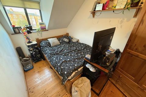4 bedroom flat to rent, Arthur Street, NOTTINGHAM, NG7
