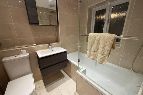 3 bedroom house to rent, Low Road East The Mews, Durham, DH1
