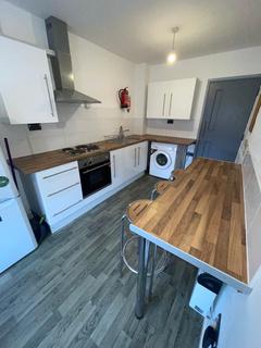 3 bedroom terraced house to rent, Claude Street, Nottingham, NG7