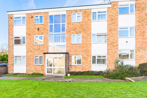 2 bedroom flat for sale, Haig Court, Chelmsford, Essex CM2