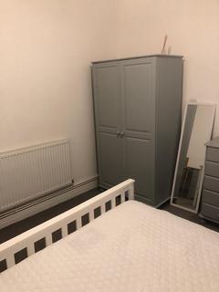 2 bedroom flat to rent, Musters Road, Nottingham, NG2