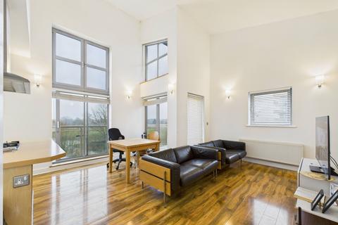 2 bedroom flat for sale, Hill Road South, Chelmsford, Essex CM2